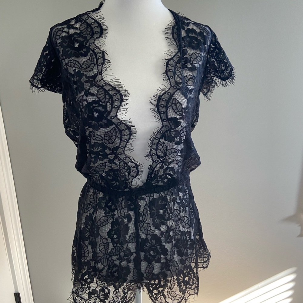 💥all over black lace romper/coverup
